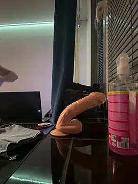 Snapshot of nightfun555 chatting on January 12, 2025, 6:06 am nightfun555 online show from January 12, 2025, 6:06 am