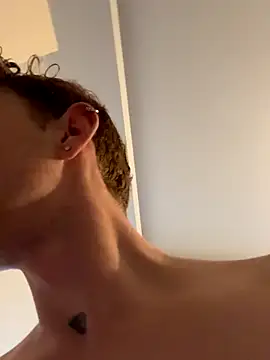 Snapshot of verici34 chatting on October 26, 2025, 5:35 am verici34 online show from October 26, 2025, 5:35 am