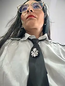 Snapshot of BELLA--26 chatting on October 29, 2025, 1:46 pm BELLA--26 online show from October 29, 2025, 1:46 pm