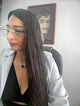 Snapshot of BELLA--26 chatting on November 3, 2025, 2:29 pm BELLA--26 online show from November 3, 2025, 2:29 pm