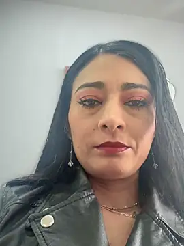 Snapshot of BELLA--26 chatting on November 17, 2025, 2:45 pm BELLA--26 online show from November 17, 2025, 2:45 pm