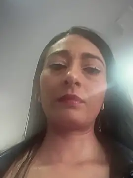 Snapshot of BELLA--26 chatting on November 22, 2025, 12:37 pm BELLA--26 online show from November 22, 2025, 12:37 pm