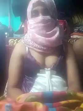 Snapshot of YourHotRandi chatting on January 18, 2026, 6:55 pm YourHotRandi online show from January 18, 2026, 6:55 pm