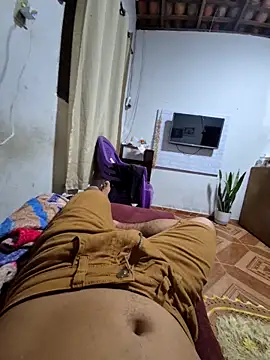 Snapshot of safadinho318 chatting on December 21, 2025, 5:14 am safadinho318 online show from December 21, 2025, 5:14 am