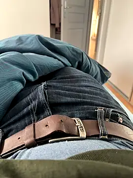 Snapshot of Pierre22000 chatting on December 16, 2025, 2:22 pm Pierre22000 online show from December 16, 2025, 2:22 pm