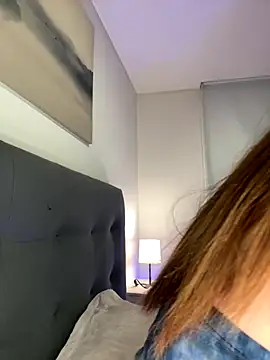 Snapshot of Maddy_Jones chatting on October 14, 2025, 12:44 am Maddy Jones online show from October 14, 2025, 12:44 am