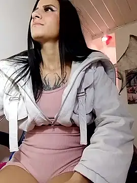 Anniee x online show from October 30, 2025, 1:01 pm