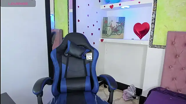 Anniee x online show from March 30, 2026, 12:39 pm