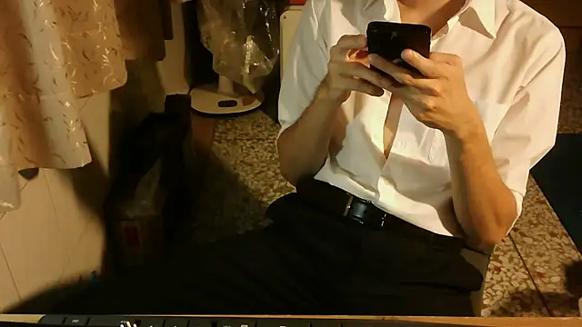 Snapshot of KYU890428 chatting on November 14, 2025, 6:06 pm KYU890428 online show from November 14, 2025, 6:06 pm