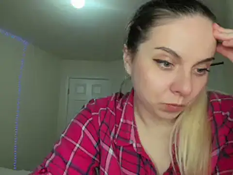 HappyIva online show from February 26, 2025, 8:04 am