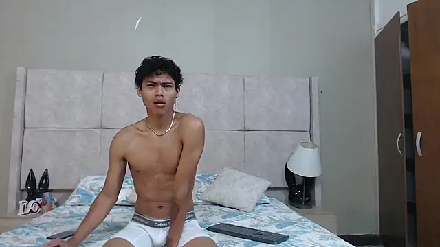 adam piarse01 online show from August 3, 2026, 2:32 am