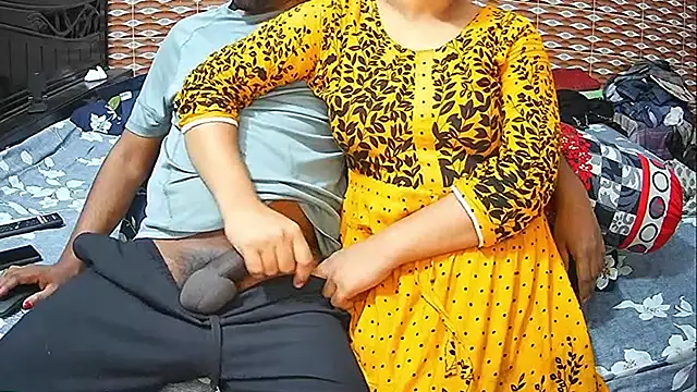 Hot Nila online show from April 7, 2026, 3:18 am