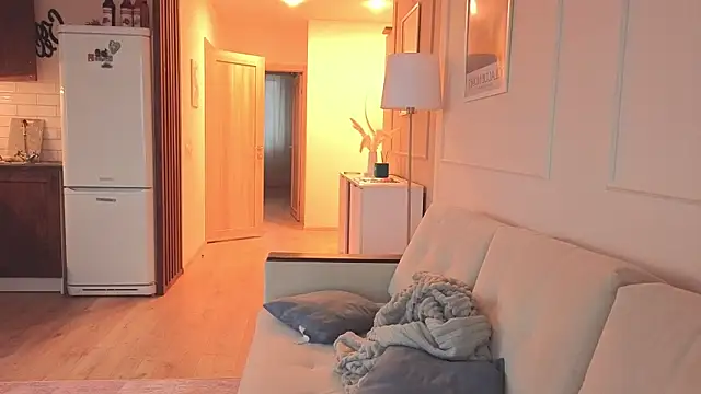 Snapshot of KristineEsme chatting on November 25, 2025, 4:23 am KristineEsme online show from November 25, 2025, 4:23 am