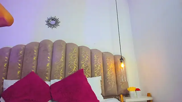 nayara macherano online show from December 2, 2025, 11:26 am