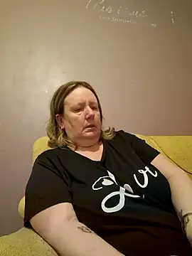 Snapshot of curvy_girl71 chatting on January 3, 2025, 6:57 pm curvy girl71 online show from January 3, 2025, 6:57 pm