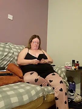 Snapshot of curvy_girl71 chatting on February 19, 2025, 8:41 pm curvy girl71 online show from February 19, 2025, 8:41 pm