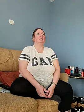 Snapshot of curvy_girl71 chatting on March 20, 2025, 1:48 pm curvy girl71 online show from March 20, 2025, 1:48 pm