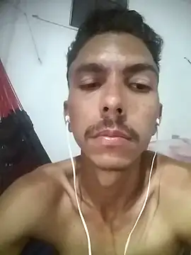 MagrinhoSaradoo online show from February 11, 2025, 7:38 pm