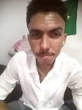 MagrinhoSaradoo online show from March 4, 2025, 8:24 am