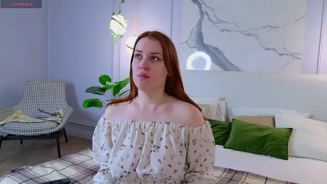 EllieGarson online show from June 1, 2026, 5:03 pm