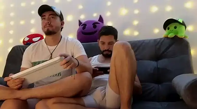 Snapshot of ErickBrant chatting on February 23, 2025, 12:41 am ErickBrant online show from February 23, 2025, 12:41 am