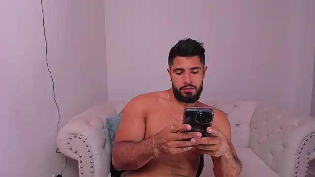 Santiago huntt online show from December 9, 2024, 9:37 pm