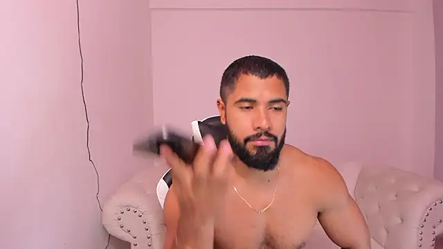 Santiago huntt online show from February 25, 2025, 11:41 am