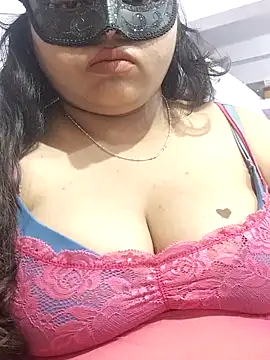 Snapshot of BigAssSarah chatting on October 3, 2025, 9:45 pm BigAssSarah online show from October 3, 2025, 9:45 pm