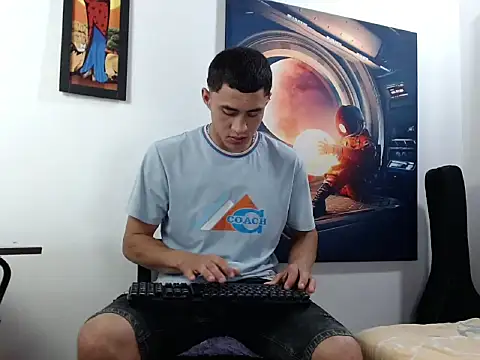 Snapshot of Cris_steban1 chatting on February 14, 2026, 5:15 am Cris steban1 online show from February 14, 2026, 5:15 am