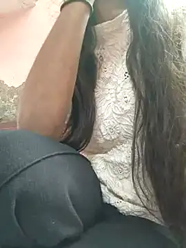 Snapshot of Barbie_183 chatting on January 13, 2025, 10:14 am Barbie 183 online show from January 13, 2025, 10:14 am