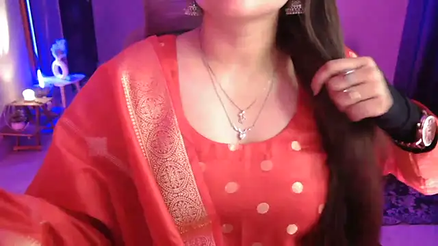 Snapshot of Mitikaa chatting on November 8, 2025, 2:28 pm Mitikaa online show from November 8, 2025, 2:28 pm