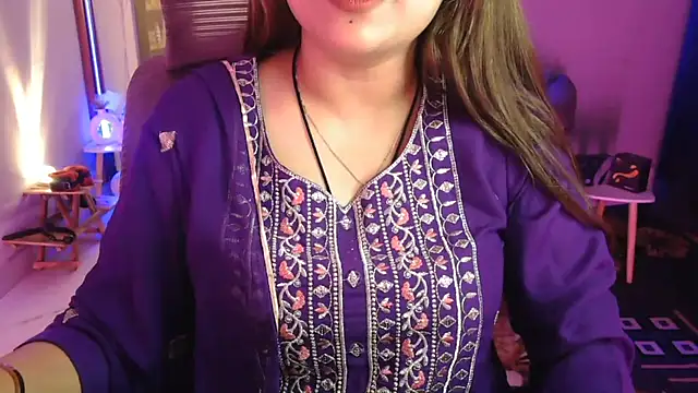 Snapshot of Mitikaa chatting on May 11, 2026, 4:04 pm Mitikaa online show from May 11, 2026, 4:04 pm