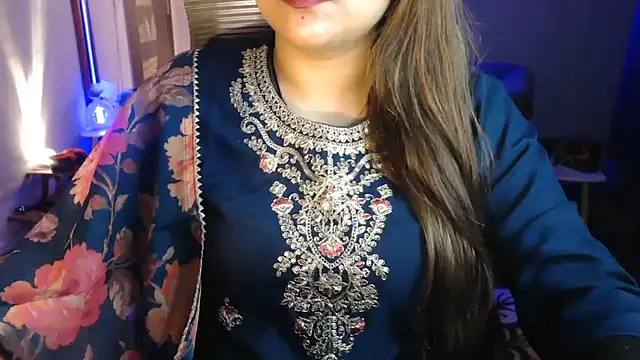 Snapshot of Mitikaa chatting on May 15, 2026, 1:40 pm Mitikaa online show from May 15, 2026, 1:40 pm
