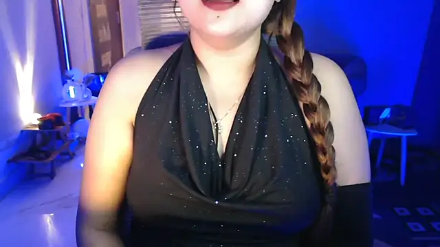 Snapshot of Mitikaa chatting on May 17, 2026, 1:29 pm Mitikaa online show from May 17, 2026, 1:29 pm