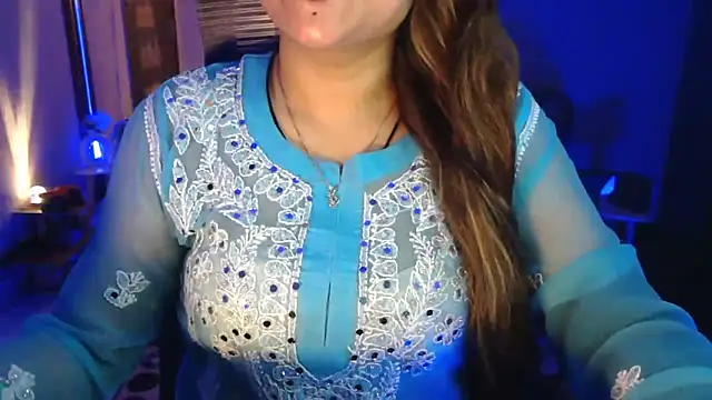 Snapshot of Mitikaa chatting on May 25, 2026, 2:01 pm Mitikaa online show from May 25, 2026, 2:01 pm