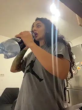 NNNoire online show from November 9, 2025, 2:48 pm