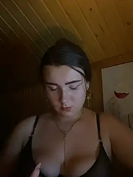 Snapshot of mewKate chatting on July 3, 2026, 6:58 pm mewKate online show from July 3, 2026, 6:58 pm