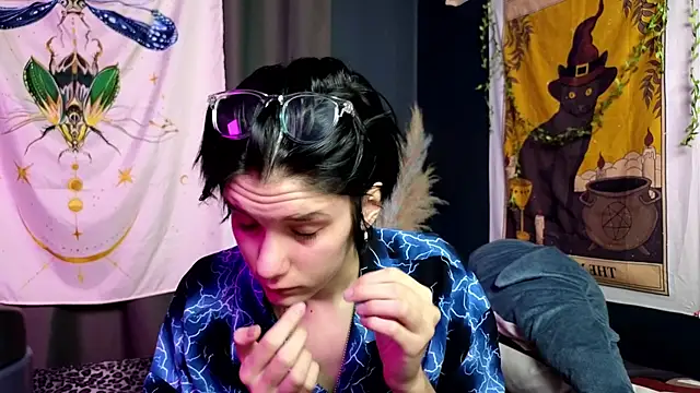 Snapshot of Hyeon_Jin chatting on January 19, 2025, 9:13 pm Hyeon Jin online show from January 19, 2025, 9:13 pm