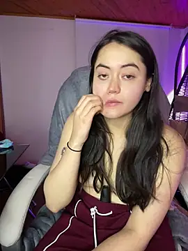 Camila pinkk online show from April 15, 2026, 7:58 pm