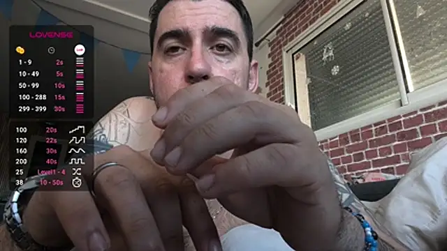 Snapshot of thefrenchkiss25 chatting on April 7, 2026, 5:02 pm thefrenchkiss25 online show from April 7, 2026, 5:02 pm