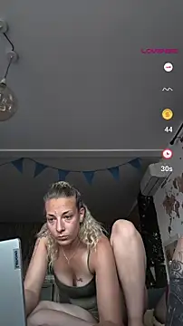 Snapshot of thefrenchkiss25 chatting on April 26, 2026, 6:16 pm thefrenchkiss25 online show from April 26, 2026, 6:16 pm
