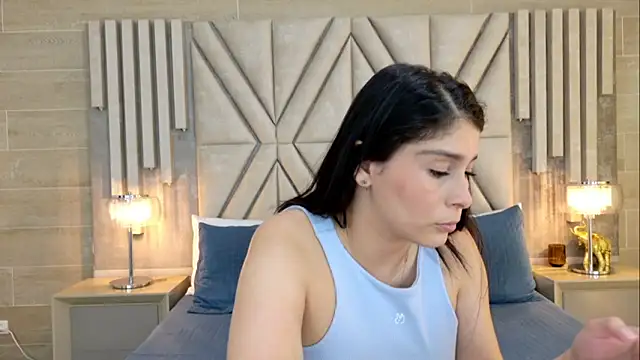 MilaRux online show from February 27, 2025, 5:26 pm