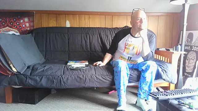 fractal74 online show from January 19, 2025, 9:13 pm