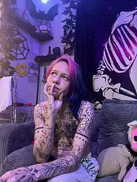 trashbrat online show from April 28, 2026, 2:27 am