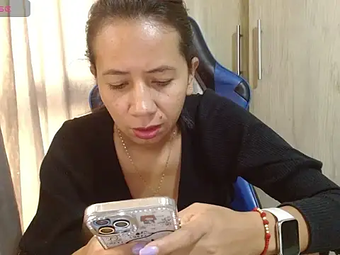 Danielagomez33 online show from June 16, 2026, 12:52 pm