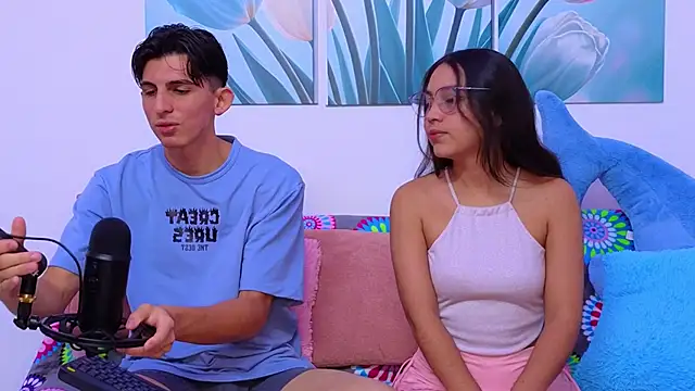 Snapshot of Ana_and_Leo chatting on June 6, 2026, 3:28 pm Ana and Leo online show from June 6, 2026, 3:28 pm