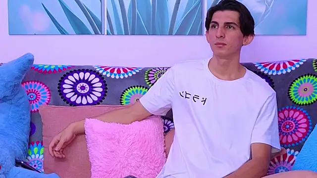 Snapshot of Ana_and_Leo chatting on August 1, 2026, 2:38 pm Ana and Leo online show from August 1, 2026, 2:38 pm