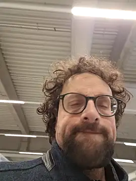 littlehairyman online show from January 18, 2025, 9:56 am