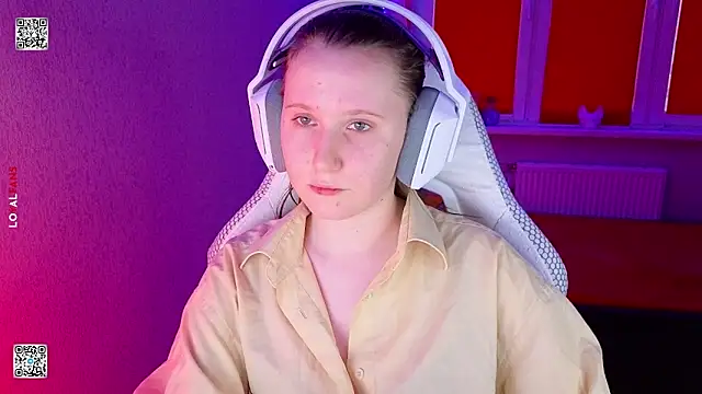 mon lola online show from March 16, 2026, 2:32 pm