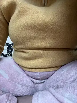 Red-Magic-25 online show from January 12, 2026, 6:40 am